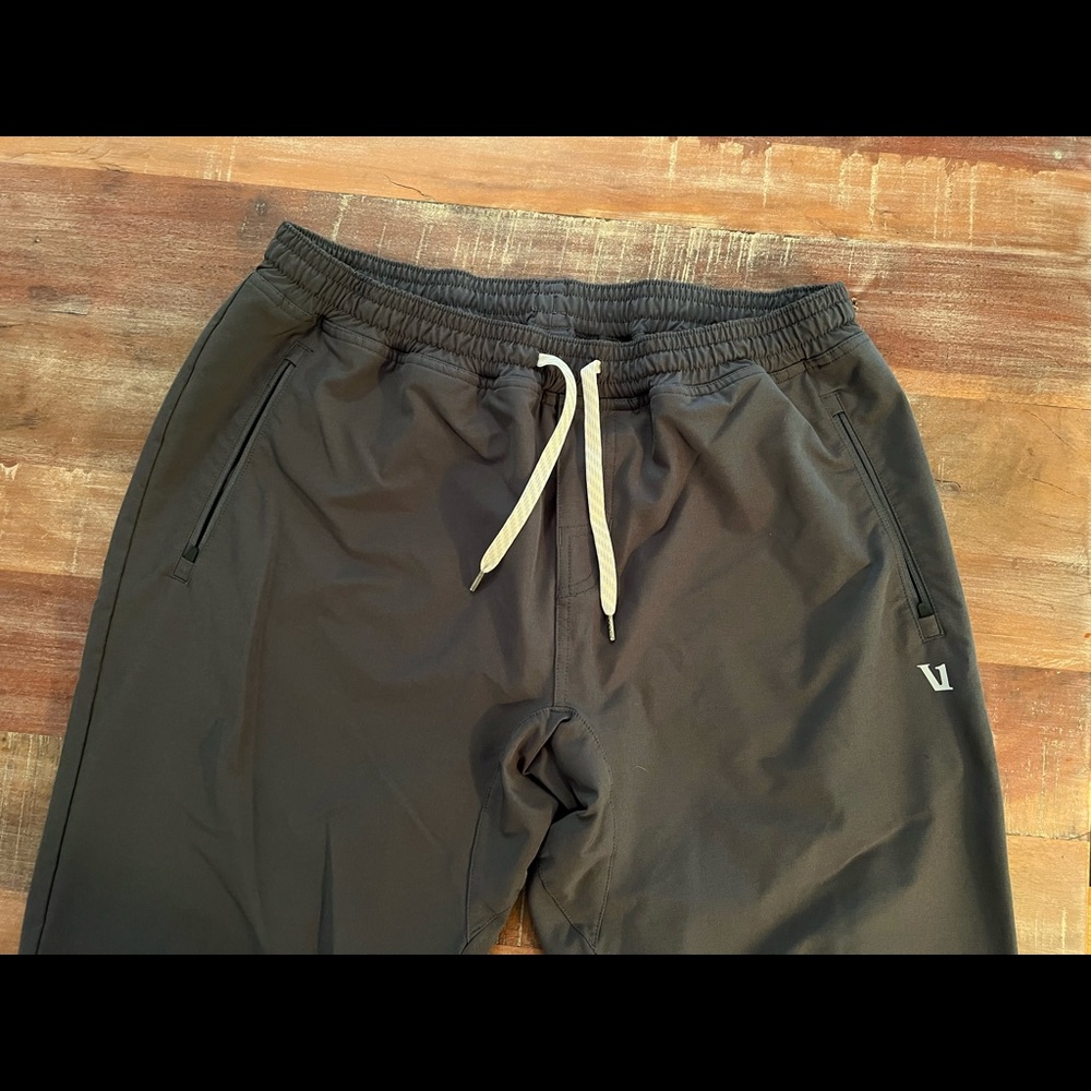 Men’s Vuori Transit Jogger XL Charcosl EUC